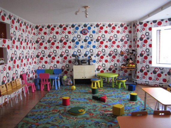 Пример оформления комнаты в домашнем детском саду