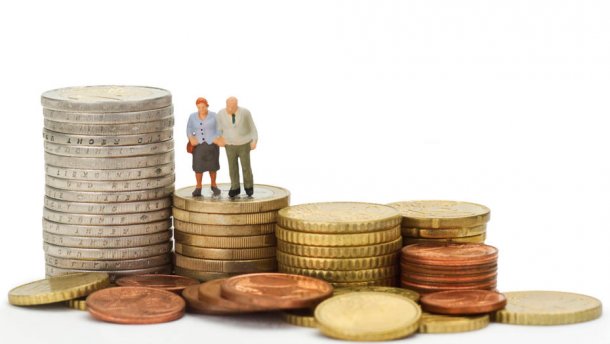 Надбавка к пенсии за стаж 40 лет женщинам пенсионерам: будет ли доплата