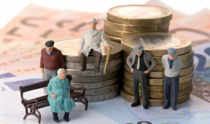 Во сколько лет уходят на пенсию женщины в России с 2024 года