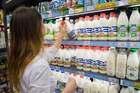 Молоко в России теперь будут продавать по новым правилам