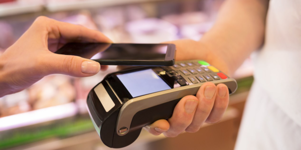 Опасно ли оплачивать за товар в магазине с помощью смартфона