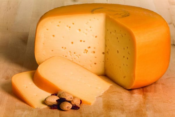 Как в магазине отличить сырный продукт от сыра