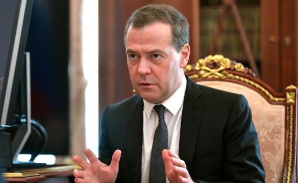 Сколько зарабатывает Медведев в месяц